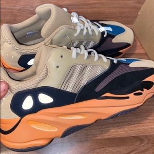 Yeezy boost 700 Enflame amber